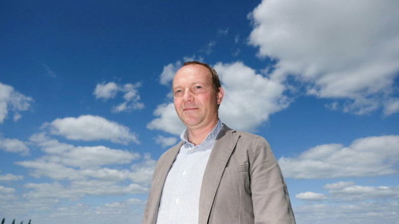 Umwelt- und Agrarminister Wolfram Günther (Grüne) will, dass Sachsen „insektenfreundlicher“ wird.