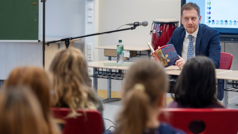 Ministerpräsident liest vor Stolpener Grundschülern