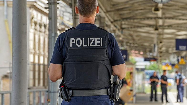Am Bautzener Bahnhof haben Bundespolizisten am Mittwoch einen Jungen, der in Meißen ausgebüxt war, aus einem Zug geholt.