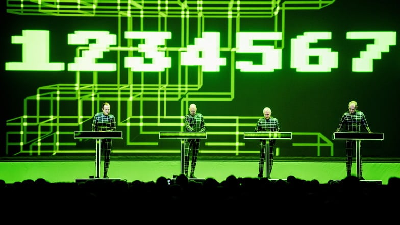 Im Februar 2018 spielte die Band Kraftwerk im Lichthof des Dresdner Albertinums.