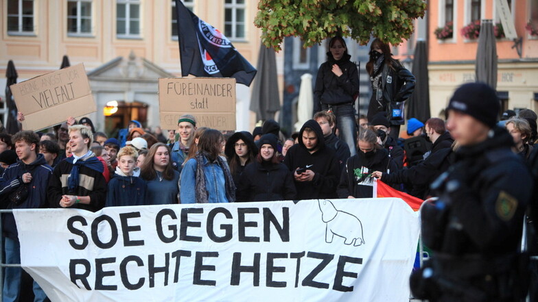 Demo von "SOE gegen Rechts" in Pirna: Kein Platz für rechtsextreme Hetze.