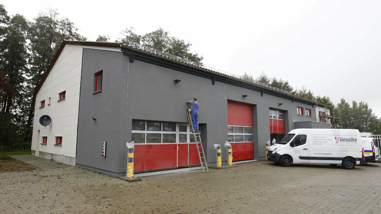 Das neue Gerätehaus der Elstraer Feuerwehr am Stadtring ist fast fertig. Die Kameraden ziehen voraussichtlich Ende November ein.