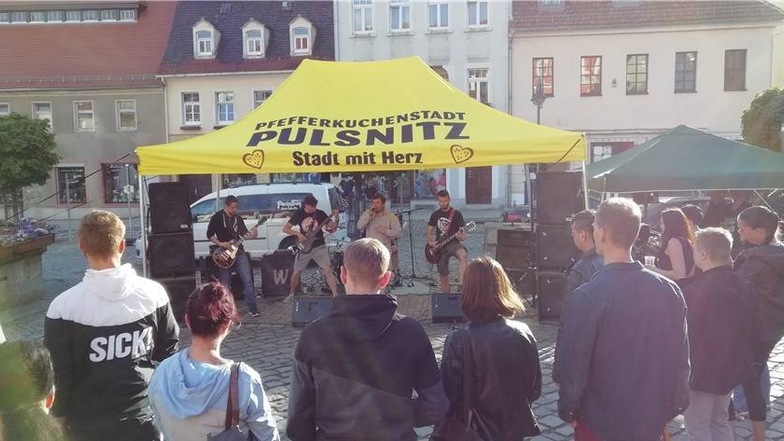 Auf dem Marktplatz der Pfefferkuchenstadt spielte auch die Drunken Bitches.