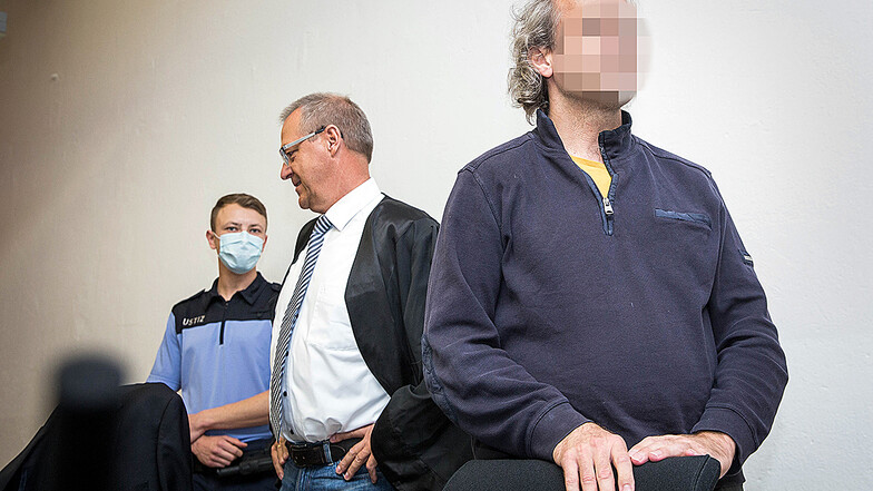 Prozess wegen schweren Kindesmissbrauch gegen Thomas H. Hier mit Verteidiger Jürgen Saupe.