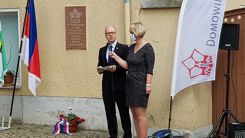 Domowina-Vorsitzender Dawid Statnik eröffnet Gedenkveranstaltung anlässlich des 75. Jahrestages der Wiedergründung des sorbischen Dachverbandes.
