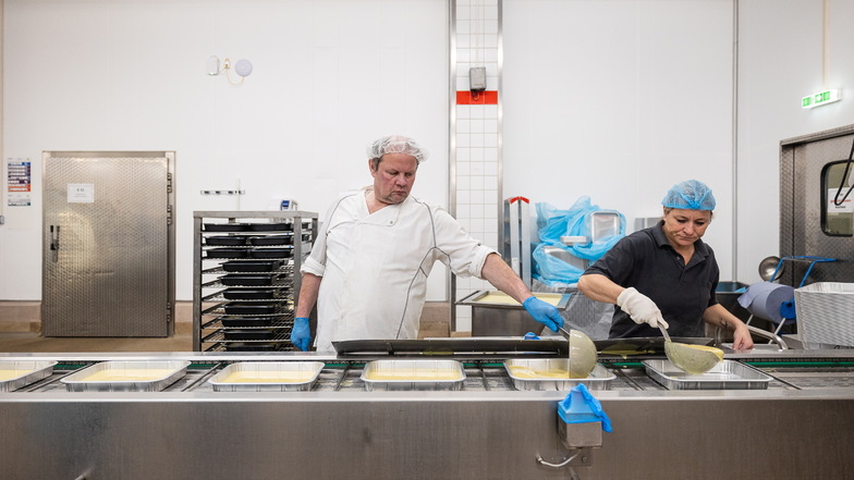 Für Dirk Richter und Nancy Feldmann  läuft es jetzt wieder normal in der Küche. Der Streik bei ihrem Arbeitgeber wurde vor kurzem beendet.