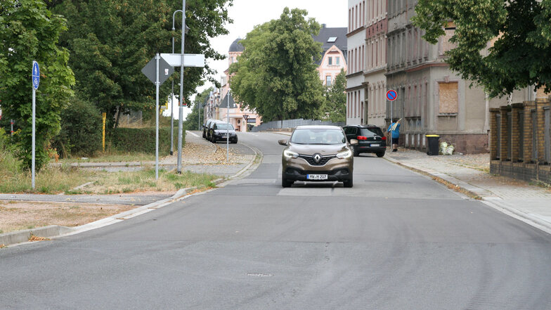Die Bahnhofstraße in Hartha ist zur Ortsstraße umgestuft worden. Früher war sie als Kreisstraße deklariert.