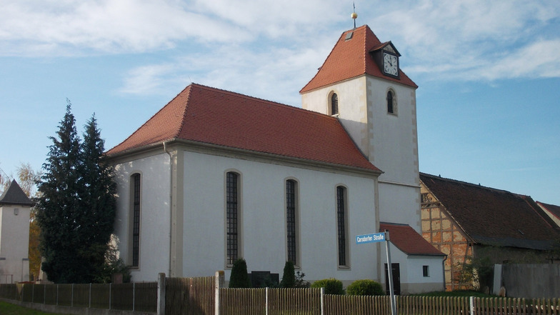 Die Kirche in Tellschütz nach dem Wiederaufbau.