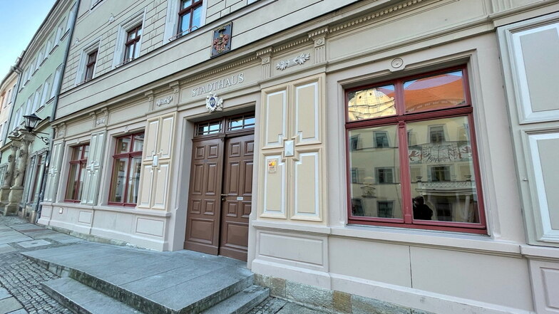 Stadthaus am Markt in Pirna: Die Toiletten im Erdgeschoss rechts bleiben möglicherweise auf Dauer kostenfrei.