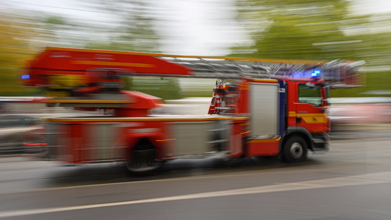 Die Feuerwehr eilte am Montagmorgen nach Diesbar-Seußlitz.