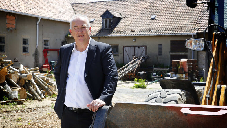 Hier ist noch viel zu tun, aber der Nebelschützer Bürgermeister Thomas Zschornak hat eine Vision. In die alten Rinderställe sollen junge kreative Unternehmen einziehen.