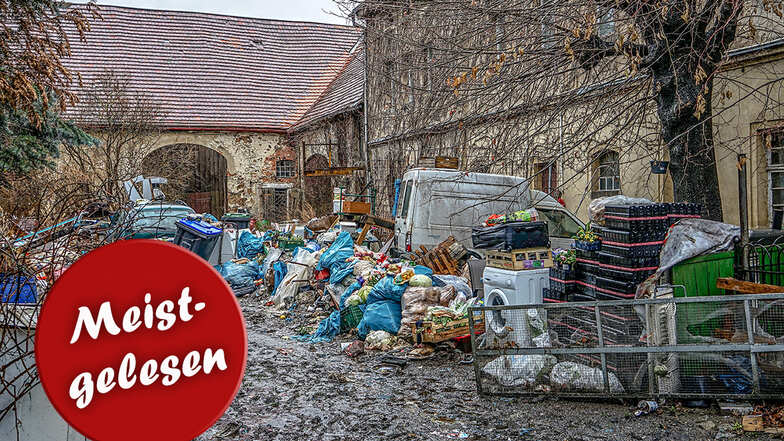 Noch immer stapelt sich Müll auf dem Messi-Hof im Hochkircher Ortsteil Kohlwesa. Bis 2018 hausten zwischen diesem Unrat Schweine, Hunde und Geflügel. Das darf sich nicht wiederholen, befand das Gericht am Dienstag.