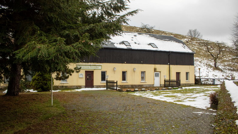 Bis zu seiner Schließung war diese ehemalige Mühle im Sebnitzer Ortsteil Saupsdorf ein Landgasthof mit Pension.