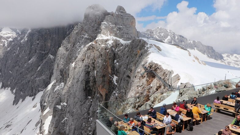 Blick vom Restaurant zum Gipfel.