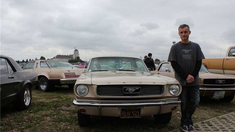 Auch der Ford Mustang des Dresdners Torsten Rutz ist ein Original - aus dem Dezember 1965.