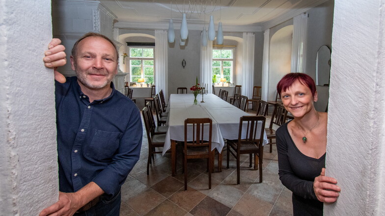 Thomas Schmidt und Diana Berger-Schmidt haben das Pfarrhaus in Wendishain zu einem Gästehaus umgebaut. Auch dafür ist Thomas Schmidt mit dem Denkmalpreis geehrt worden.