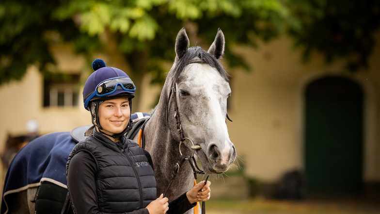 Christin Barsig mit ihrem Pferd Healey. Sie selbst darf den Wallach nur noch im Training reiten.