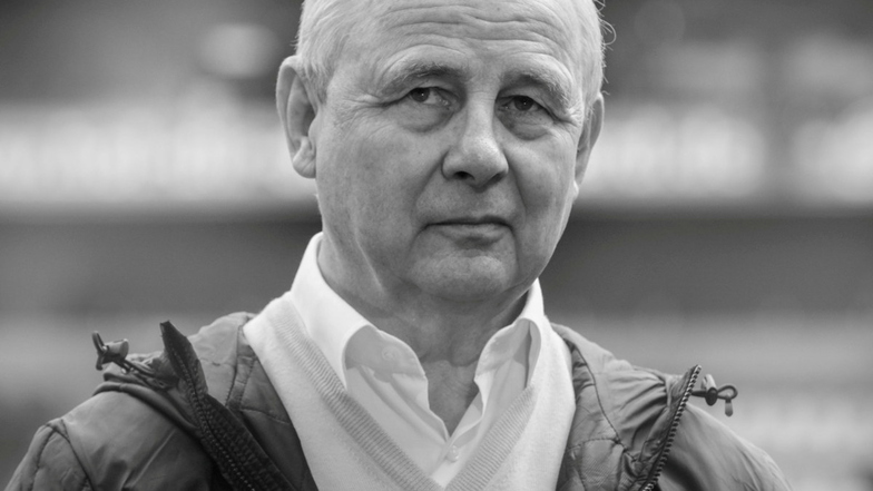 Die Frankfurter Spieler-Legende Bernd Hölzenbein  ist gestorben.
