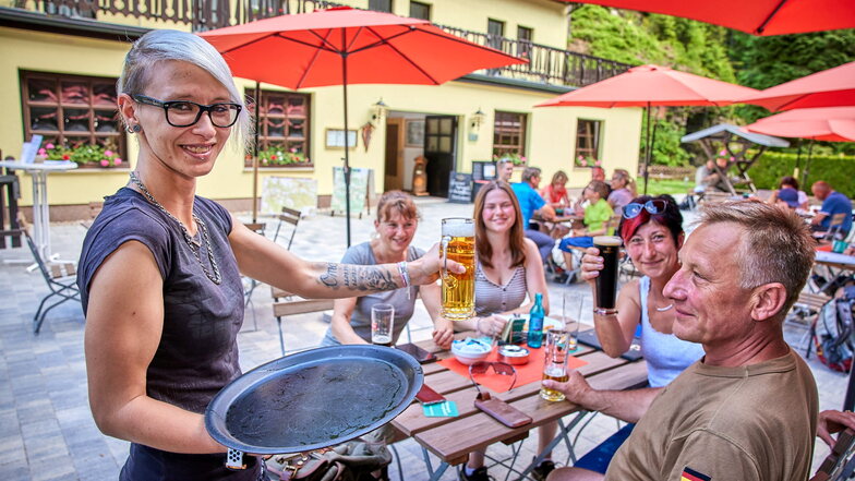 Endlich wieder ein Bierchen und leckeres Essen in den Gaststätten genießen, wie hier im Gasthaus Zum Polenztal in Hohnstein.