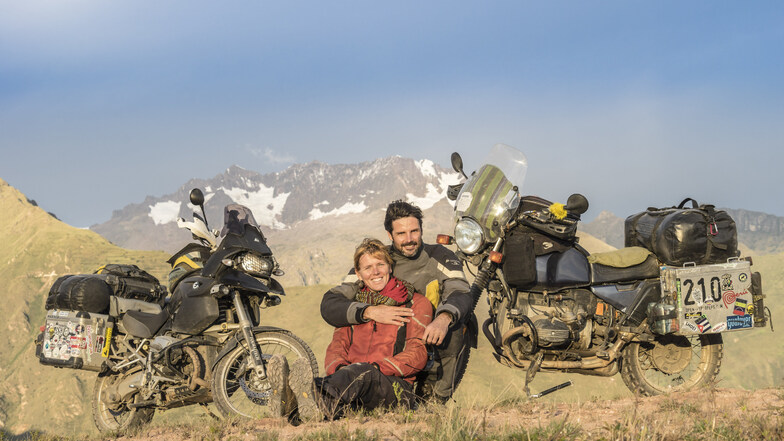 Über Stock und Stein,  durch Wüste und Dschungel sind Josephine Flohr und Daniel Rintz insgesamt sechs Jahre lang mit ihren BMW-Maschinen gefahren.