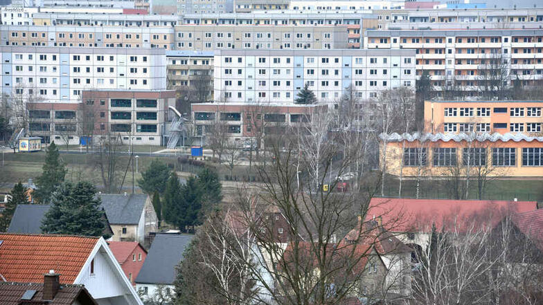 Blick auf die Grundbachsiedlung in Olbersdorf. Dort hat's in einem Wohnblock gebrannt.