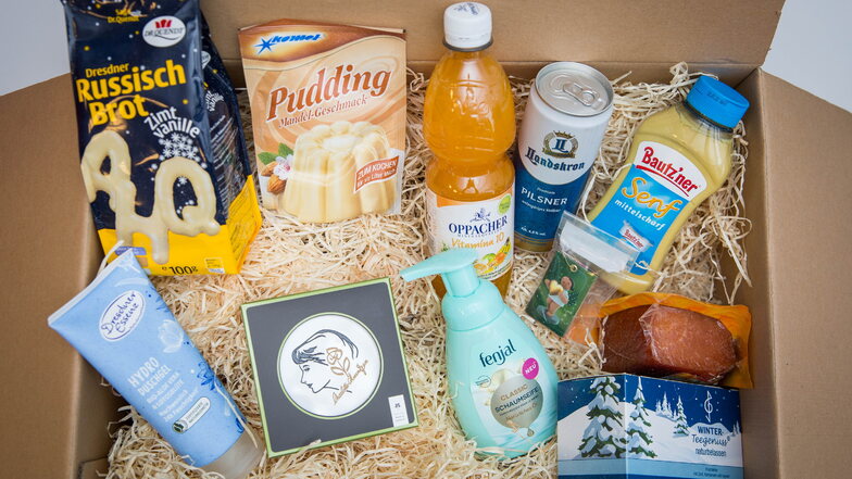 Seife, Schinken und andere regionale Produkte stecken in den Sachsen-Paketen.