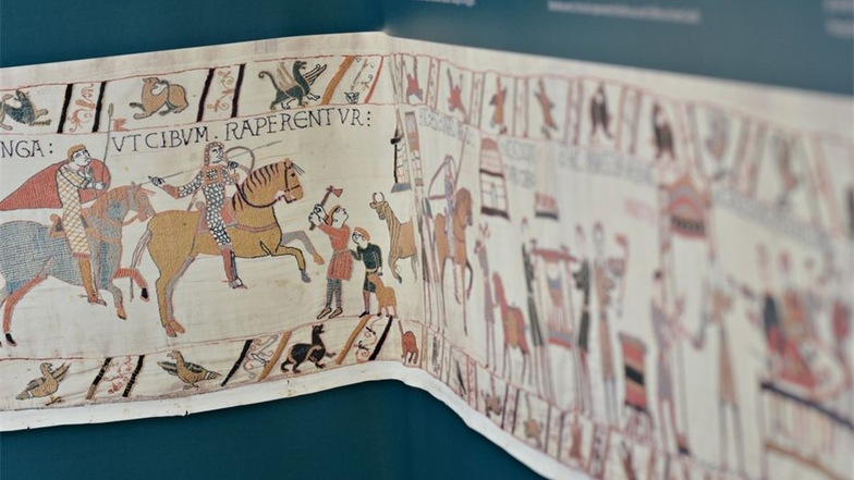 Erstmals wird in Sachsen die Reproduktion des Teppichs von Bayeux gezeigt. Die Stickerei erzählt auf 70 Metern die Geschichte der Eroberung Englands im Jahr 1066.