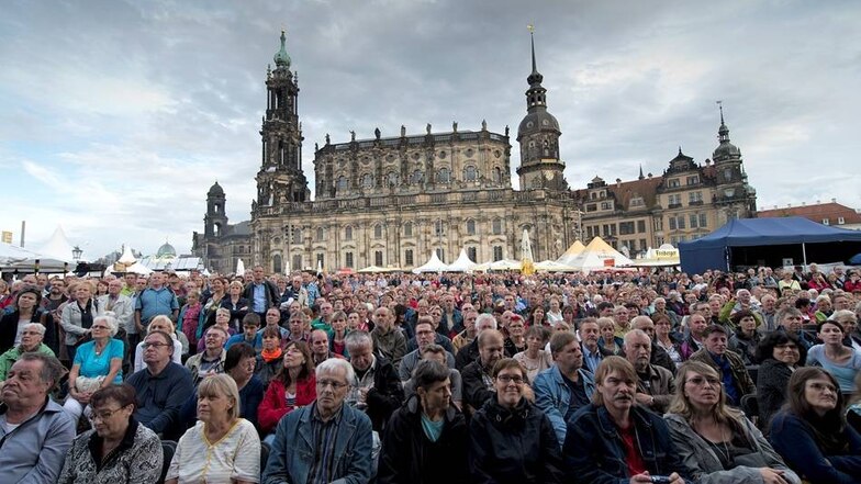 Tausende Dresdner verfolgten das Konzert von Electra.