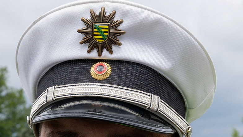 Symbolfoto: Sich als Polizist zu verkleiden, gilt als Amtsanmaßung.