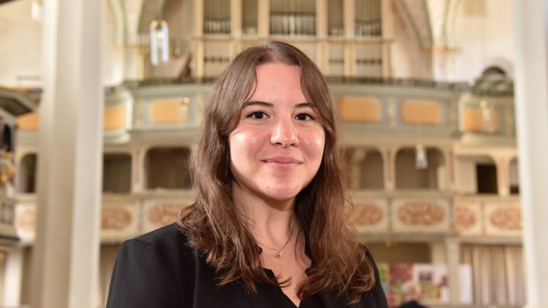 Die 29-jährige Luisa-Maria Râpã ist die neue Kirchenmusikdirektorin im Kirchenbezirk Freiberg.