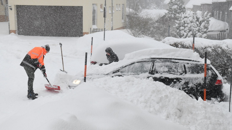 Verkehrsbehinderungen nach ergiebigen Schneefällen - Landkreis Sächsische  Schweiz - Osterzgebirge