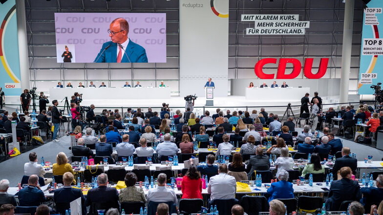 Merz schwört CDU auf harten Oppositionskurs ein - Ja zur Frauenquote