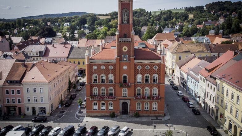 Das Kamenzer Rathaus gehört zu den Sehenswürdigkeiten, die im Stadtführer von Kindern für Kinder beschrieben werden.