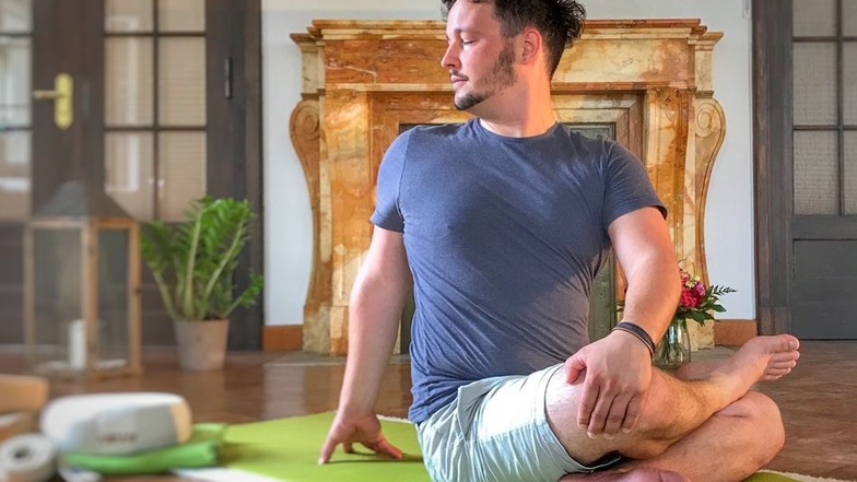 Christian Richter eröffnet eine Yogaschule in der Villa. Zum Start am 18. August stellt er seine Angebote allen Interessierten vor.