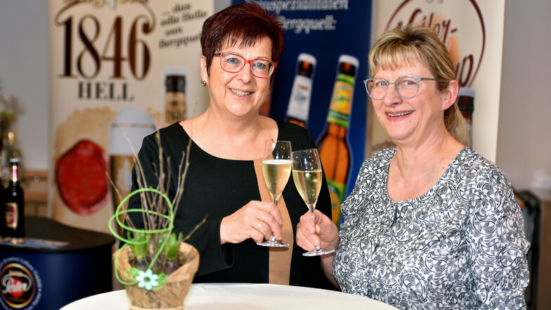 Sie waren die beiden Hauptpersonen des Abends und die Gastgeberinnen: Bürgermeisterin Verena Hergenröder (links) und Gastro-Unternehmerin Karla Weise.