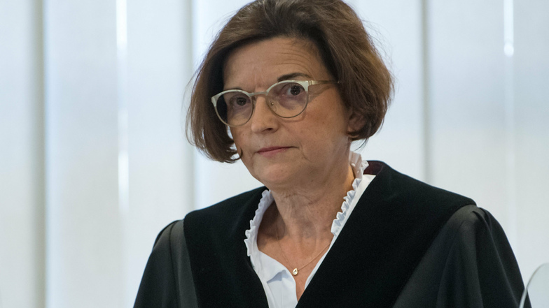 Die Vorsitzende Richterin Ursula Mertens unterbricht den Prozess als Stephan B. den Holcaust leugnet.
