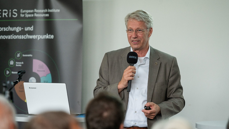 Der frühere ESA-Raumfahrer Thomas Reiter machte sich diese Woche in Görlitz stark, dass das künftige Großforschungszentrum in der Oberlausitz zum Thema Weltraumressourcen und Mond forscht.