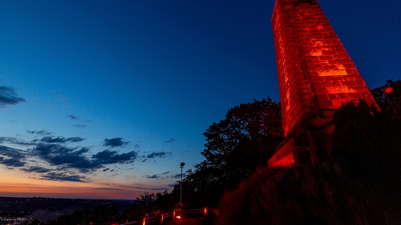 Es werde Licht: Das Windbergdenkmal wird nachts wieder beleuchtet, ebenso weitere Bauwerke in Freital.