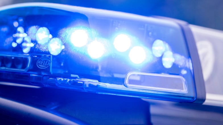 Am Sonntagabend kam es auf der S32 bei Dürrweitzschen zu einem Unfall. Ein 37-Jähriger wurde schwer verletzt.