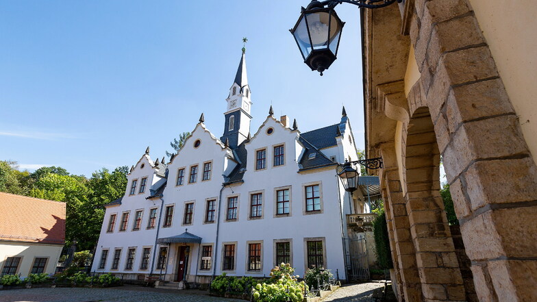 Die Städtischen Sammlungen auf Schloss Burgk haben sieben wertvolle Neuzugänge erhalten.