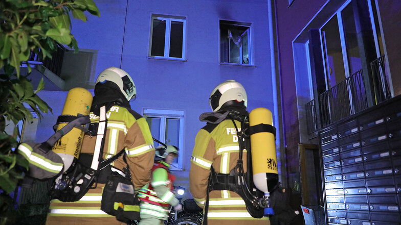 Dresdner Feuerwehr muss zu Wohnungsbrand nach Striesen ausrücken