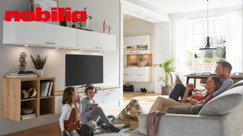 Die hochwertigen nobilia elements Wohnmöbel garantieren ein gradliniges Design mit flexiblen Lösungen. Nutzen Sie die verschiedenen Module und planen Sie Ihre Wohnung einfach und schnell. Die Dekor- und Materialkombinationen lassen sich auf alle Räume übertragen und sorgen so für ein Wohnkonzept, wie aus einem Guss.