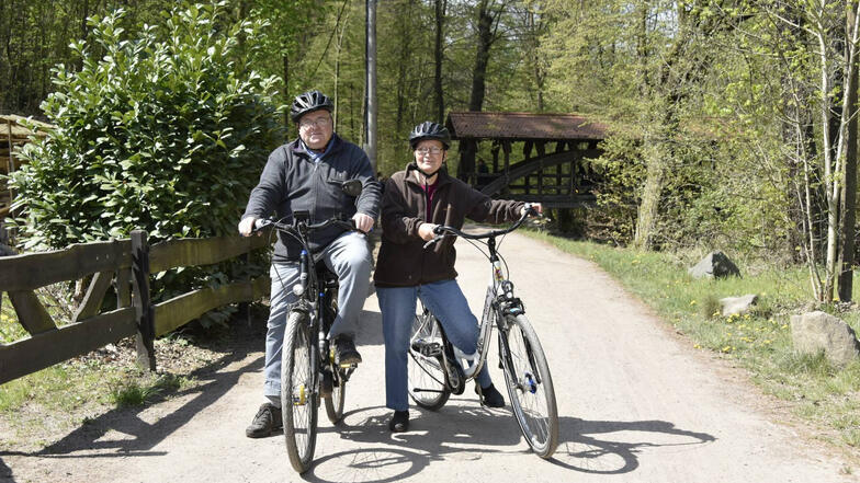 Jochen und Andrea Ebert aus Rabenau sind kurz vor dem Ziel ihrer 20-Kilometer-Radtour. 