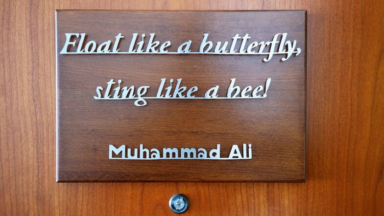 Schwebe wie ein Schmetterling, stich wie eine Biene - dieses Ali-Zitat begrüßt Besucher an der Tür zur Suite.