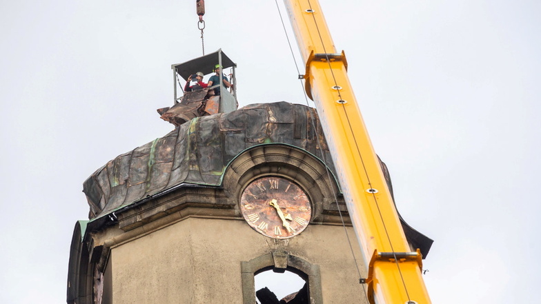 Nach dem Brand in Großröhrsdorf: Arbeiten an Kirchen-Ruine starten