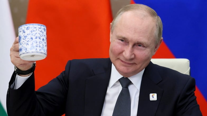 Wladimir Putin zeigte sich zuletzt demonstrativ gut gelaunt - wie hier bei einem Treffen der BRICS-Staaten, zu denen neben Russland auch Brasilien, Indien, China und Südafrika zählen. .