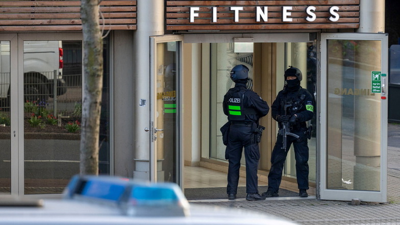 Messerattacken In Duisburg: Verdächtiger Hatte Notizen Zu Sprengstoff ...