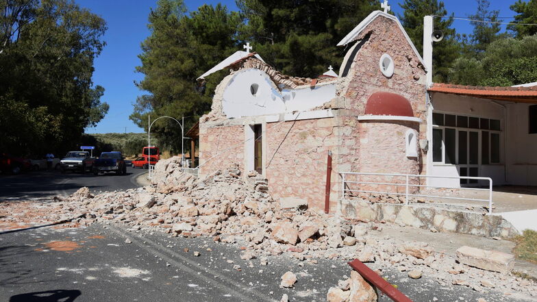 Vor zwei Wochen wurde diese Kapelle im Dorf Arkalochori im Süden der Insel Kreta bei einem Erdbeben beschädigt. Jetzt gab es wieder ein Beben.