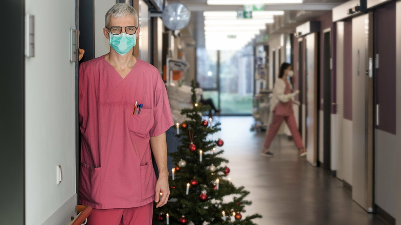Michael Luther arbeitet seit rund 20 Jahren in der Notaufnahme des Elblandklinikums in Radebeul. Schichten am 24. Dezember sind erfahrungsgemäß eher ruhig.