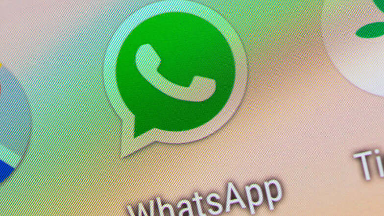 Bisher konnte man bei Whatsapp Nachrichten an bis zu fünf Personen gleichzeitig weiterleiten. Jetzt müssen Nachrichten an jeden Chat einzeln verschickt werden.